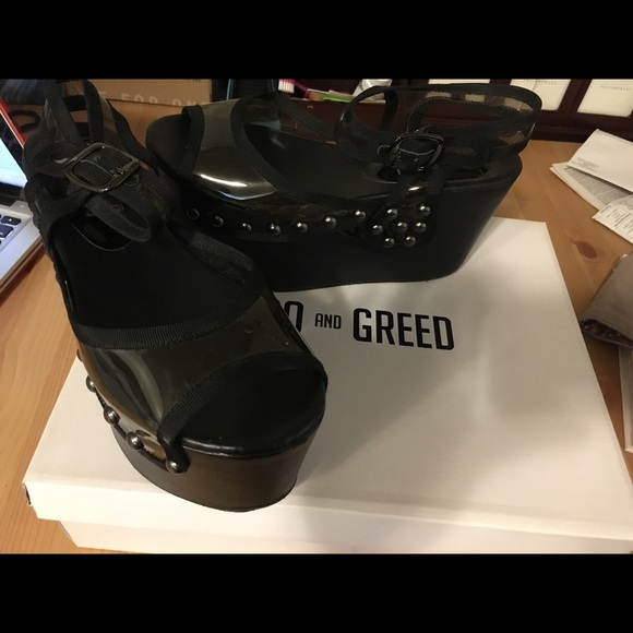 Ego and Greed crossover sandals - Picture 2 of 4