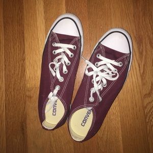 Barely Worn Size 8 (women) Maroon Converse