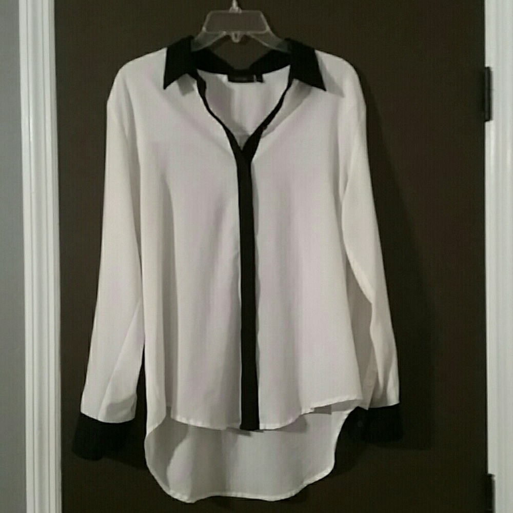Apt. 9 Button Up Blouse