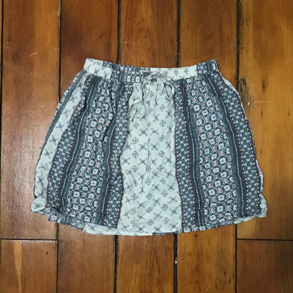 Cute Patterned Skirt - Picture 2 of 4