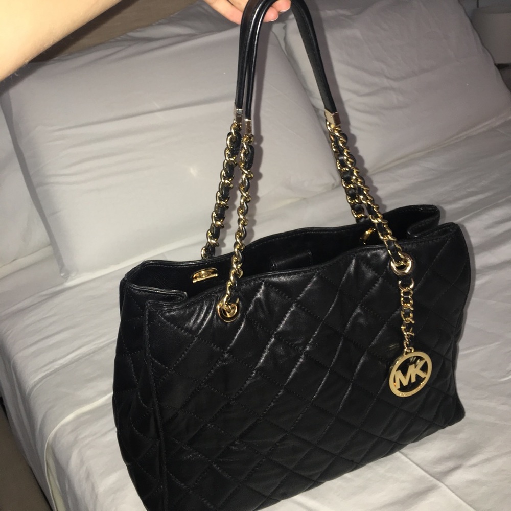💋Michael Kors Black Quilted Purse💋