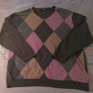 Argyle Claiborne pink gray sweater