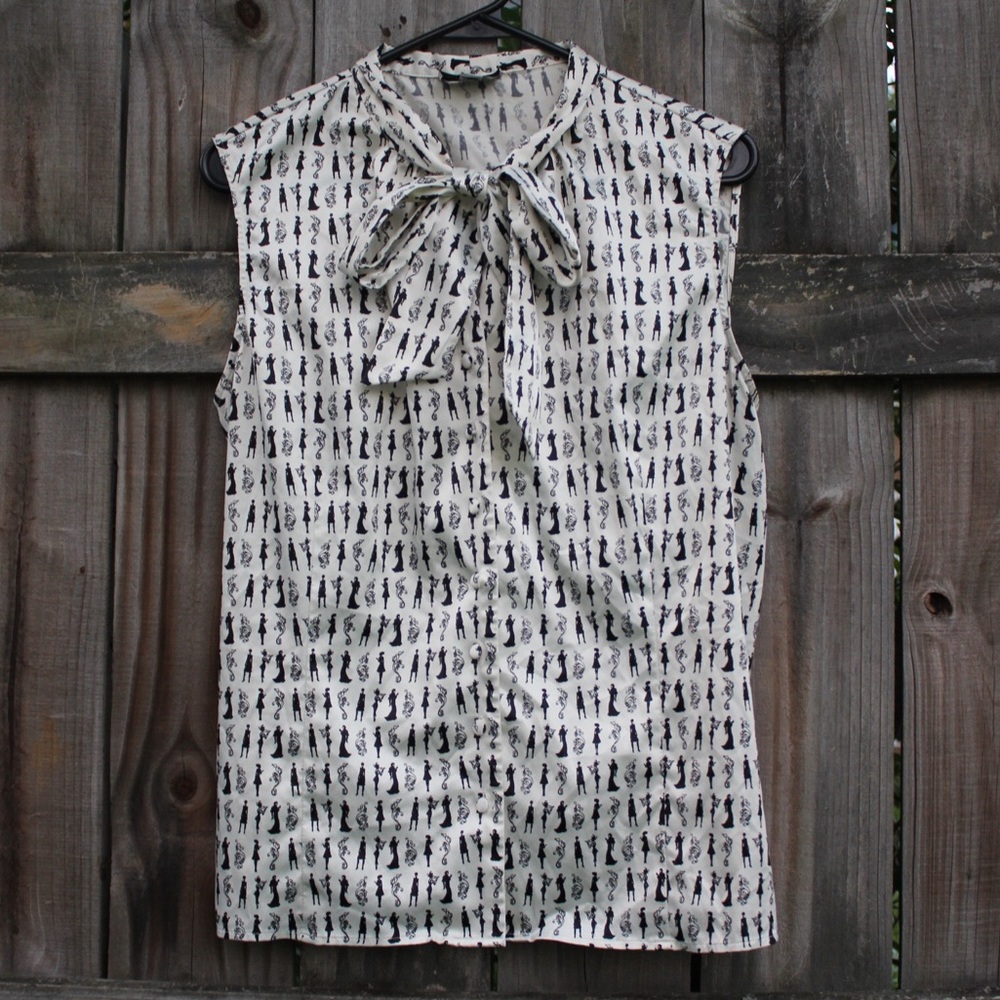 TAHARI Arthur S. Levine Sleeveless Blouse