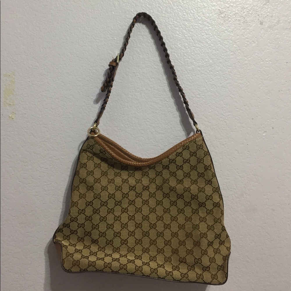 Gucci Shoulder Bag (BRAND NEW AND AUTHENTIC)