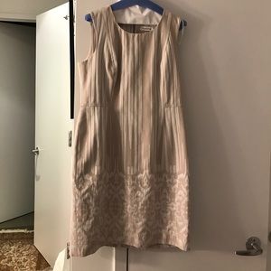 Calvin Klein Beige and White Dress Size 8