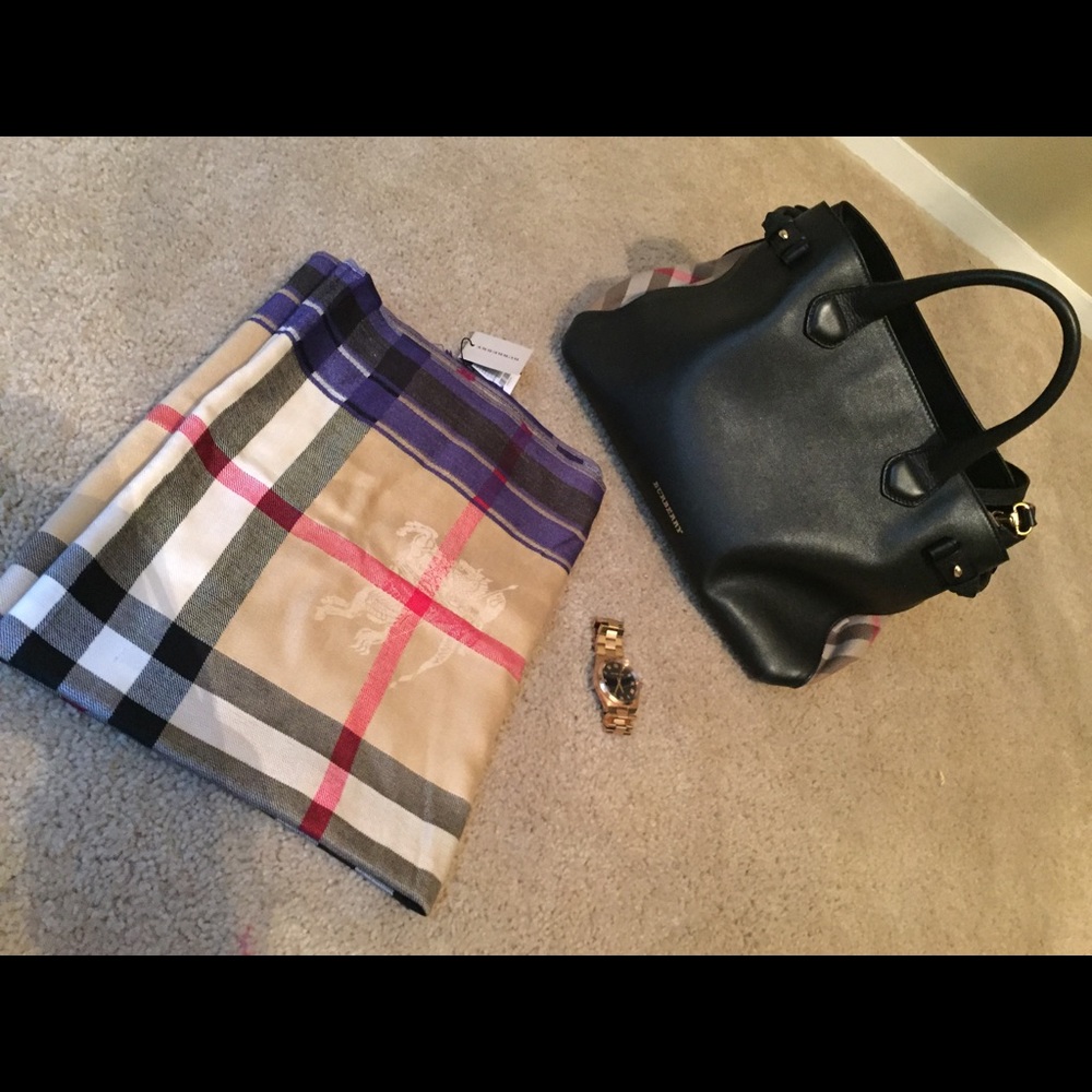 Burberry scarf