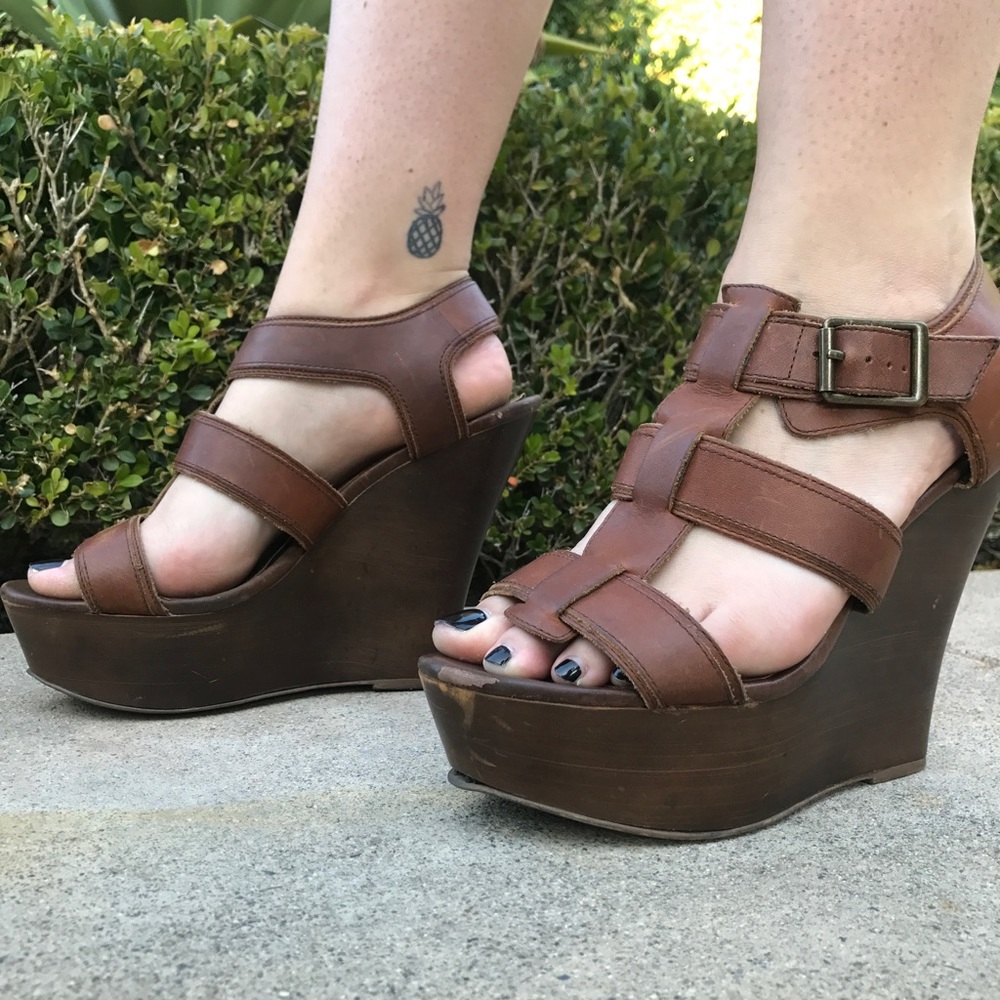 Steve Madden Brown Wedges