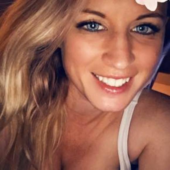 Meet your Posher, Danielle - Picture 1 of 1