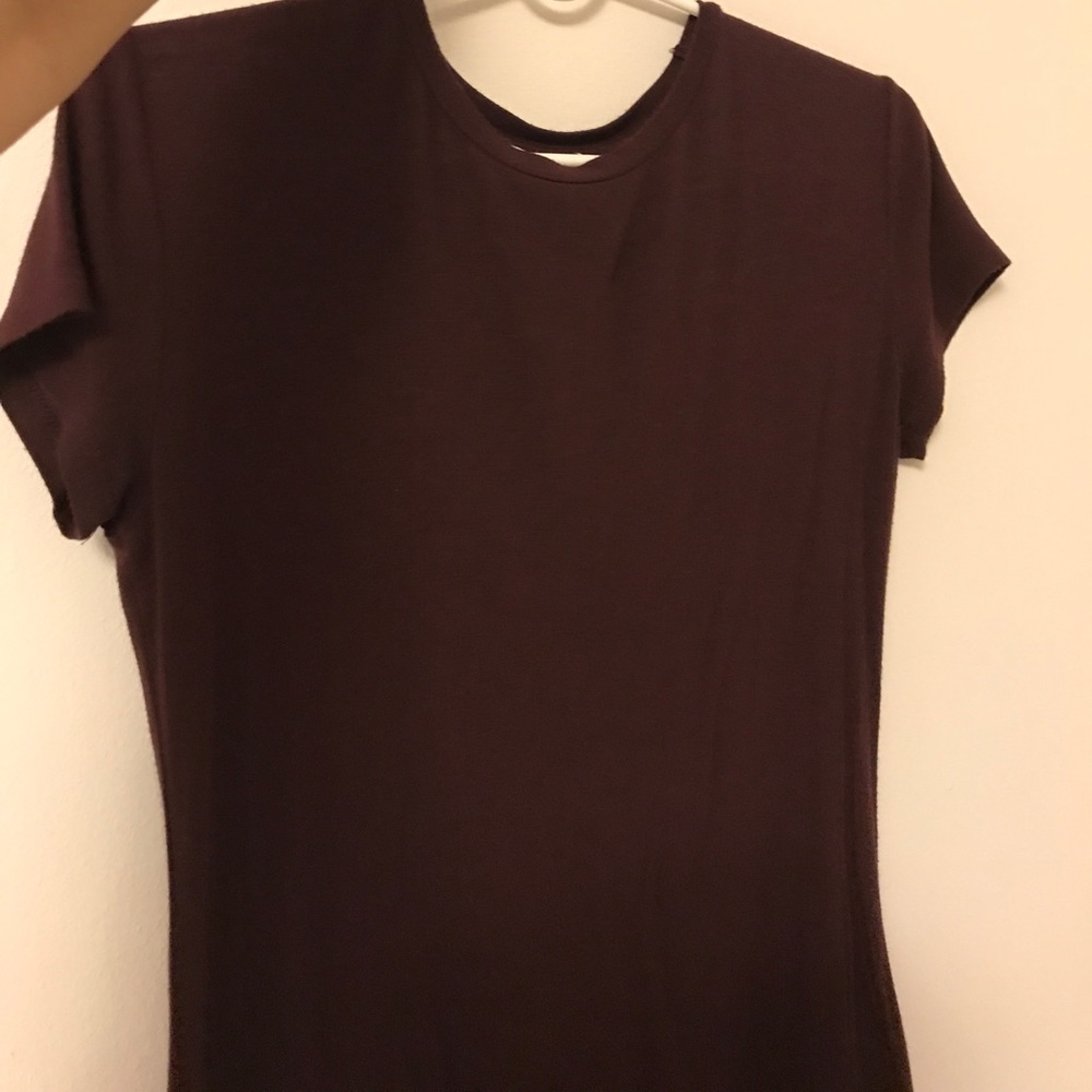 maroon t shirt