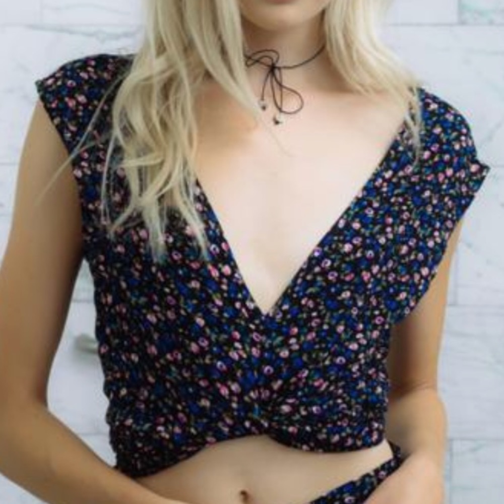 Low cut wrap top. Local Hawaii designer XIX Palms