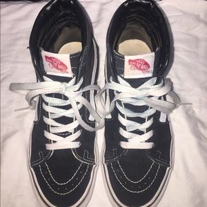 Black sk8-hi Vans