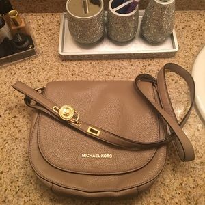 Micheal kors bag ( authentic)
