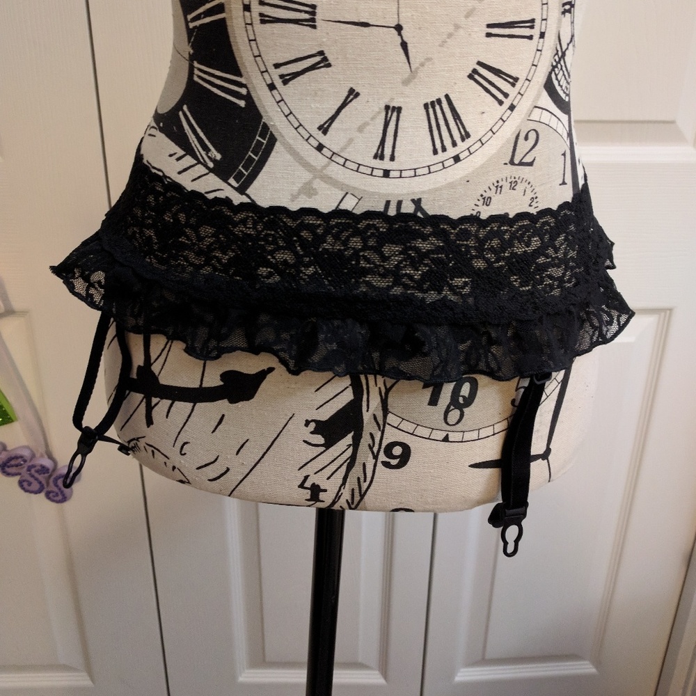Victoria's Secret Garter Belt