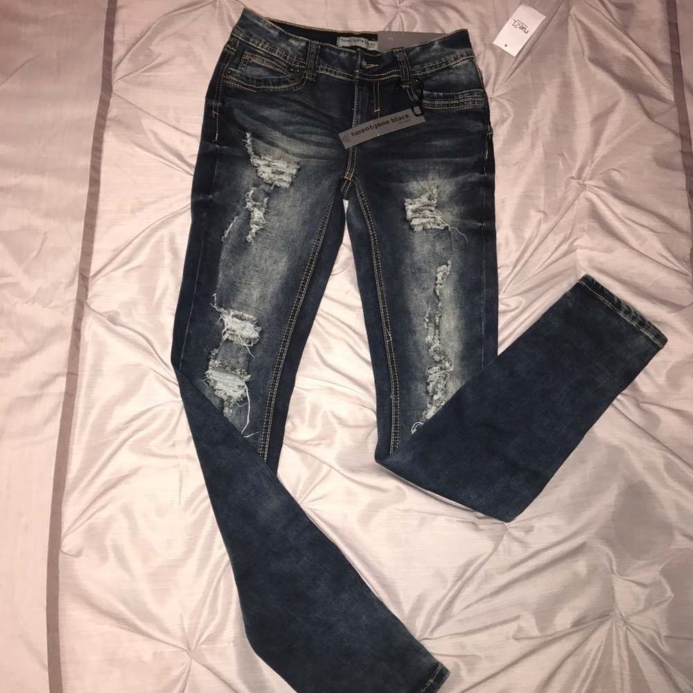 Ripped skinny jeans NWT