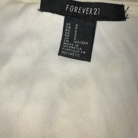 White top - Picture 2 of 3