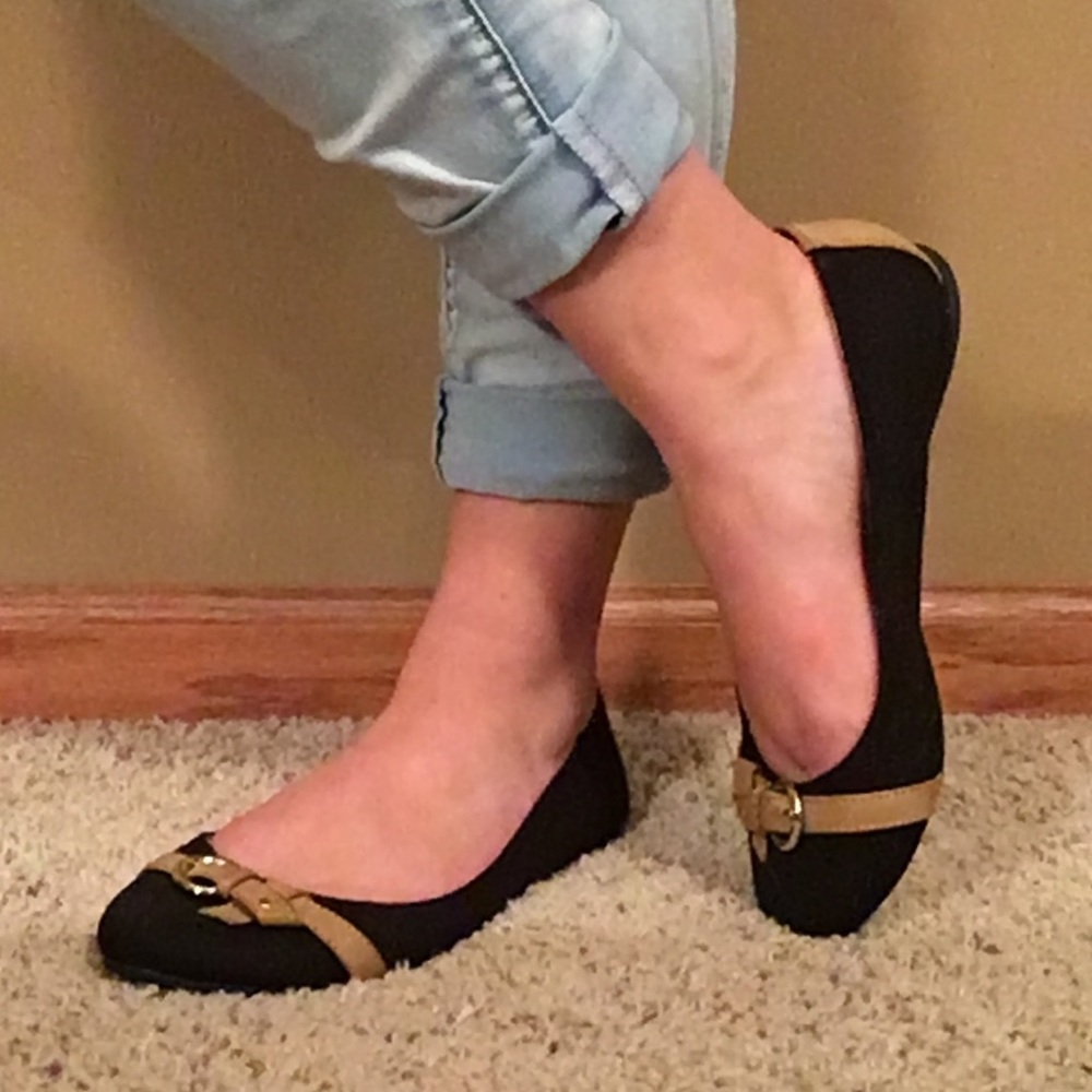 BLACK AND TAN FLATS