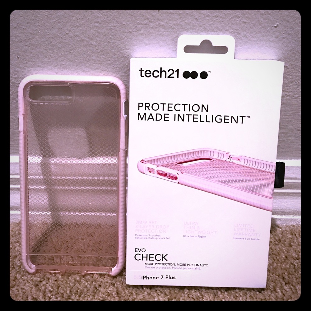 Tech21 iPhone 7 plus case pink