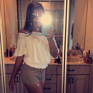 Meet your Posher, Olivia