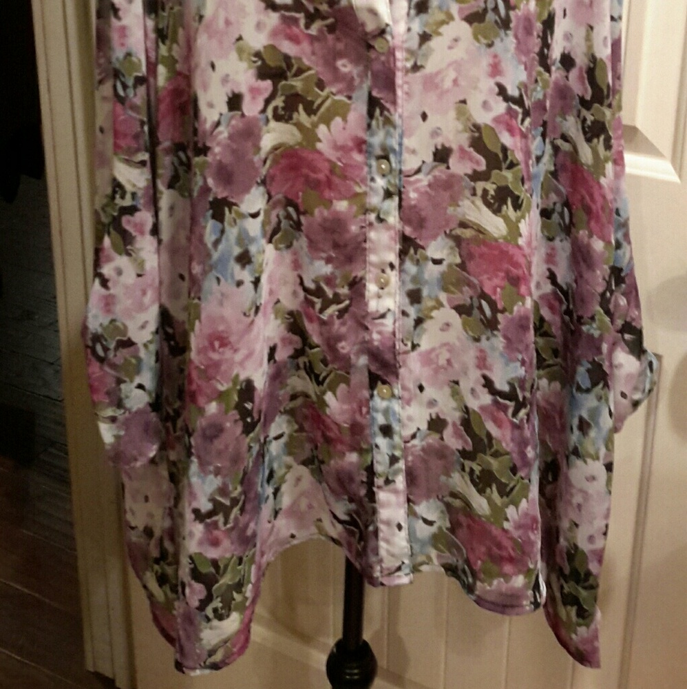 Blouse - Picture 2 of 8