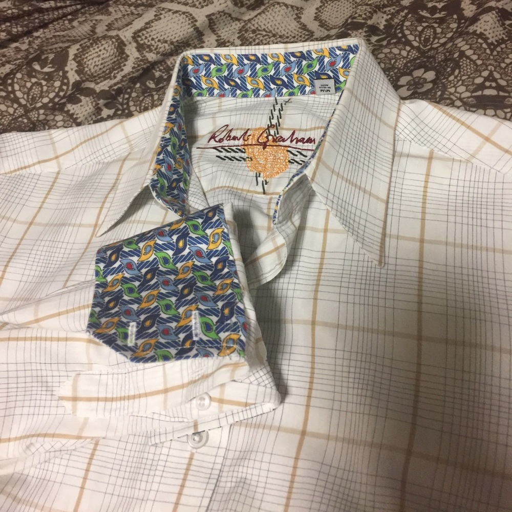Robert Graham Longsleeve button up shirt!!