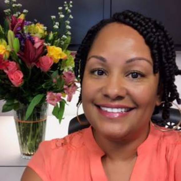 Meet your Posher, Evette - Picture 1 of 1