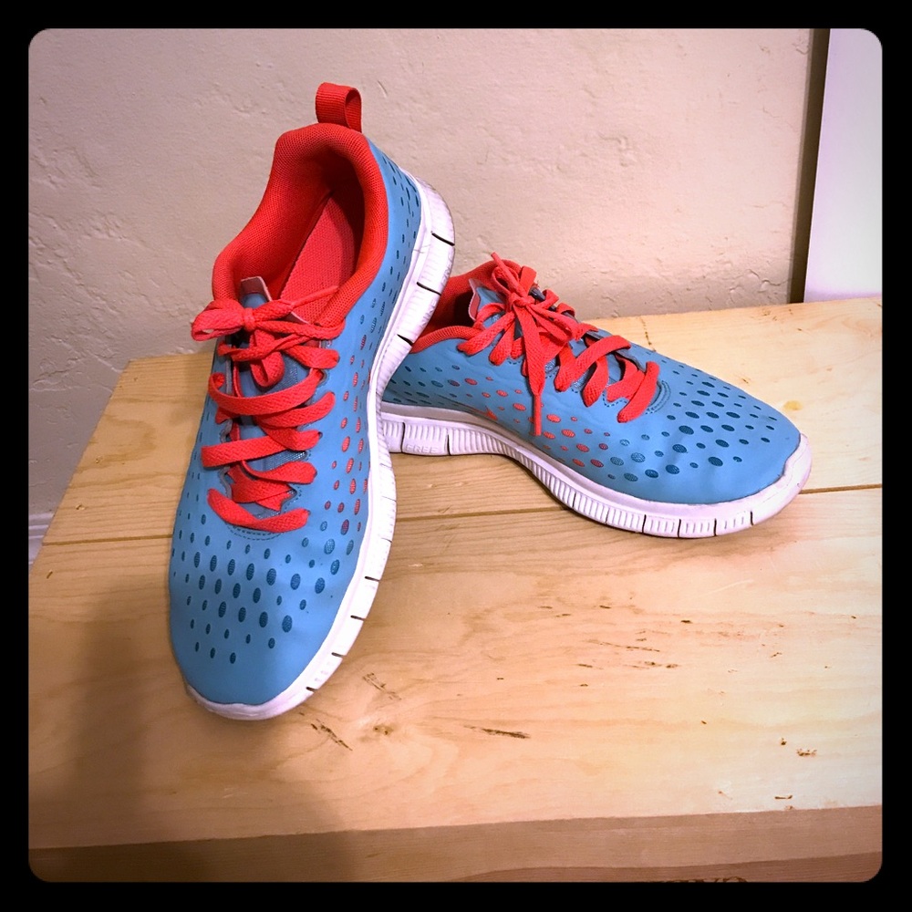 Nike free 5.0 shoes