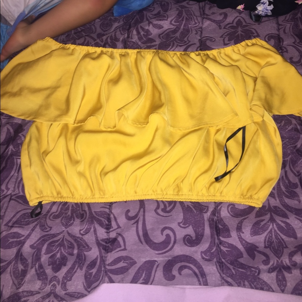 Forever 21 off the shoulders shirt