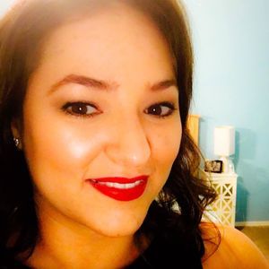 Meet your Posher, Paola