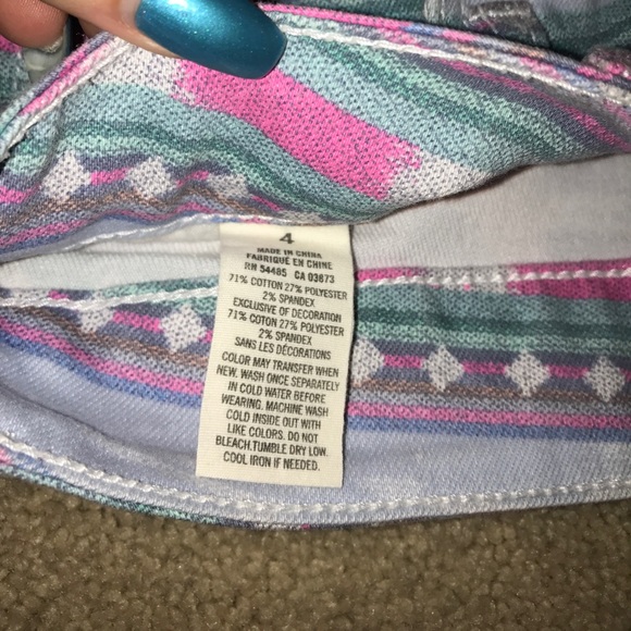 Super cute Tribal shorts - Picture 4 of 4