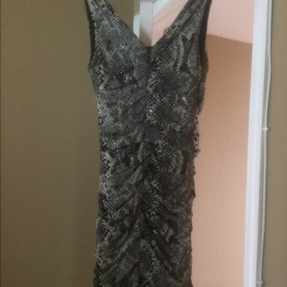 LAST CHANCE BEFORE DONATING!
Black and silver leopard/sequin dress - Picture 3 of 4