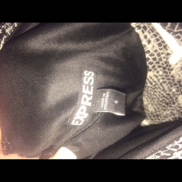 LAST CHANCE BEFORE DONATING!
Black and silver leopard/sequin dress - Picture 4 of 4