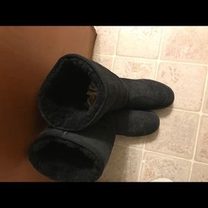 Used ugg boots black woman size 6