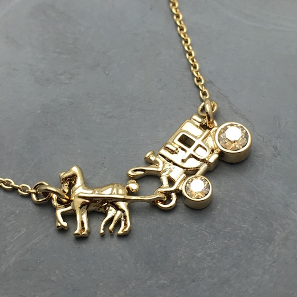 Coach horse and a carriage necklace - Picture 4 of 8