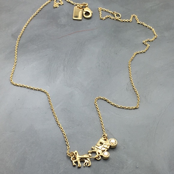 Coach horse and a carriage necklace - Picture 1 of 8