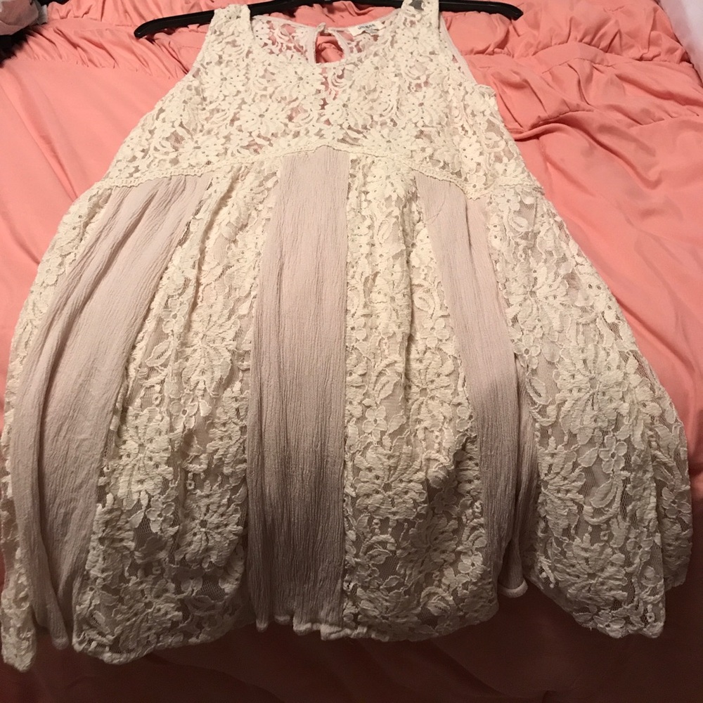 NWOT! Beautiful Umgee dress! Size medium.