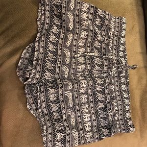 Comfortable African print shorts
