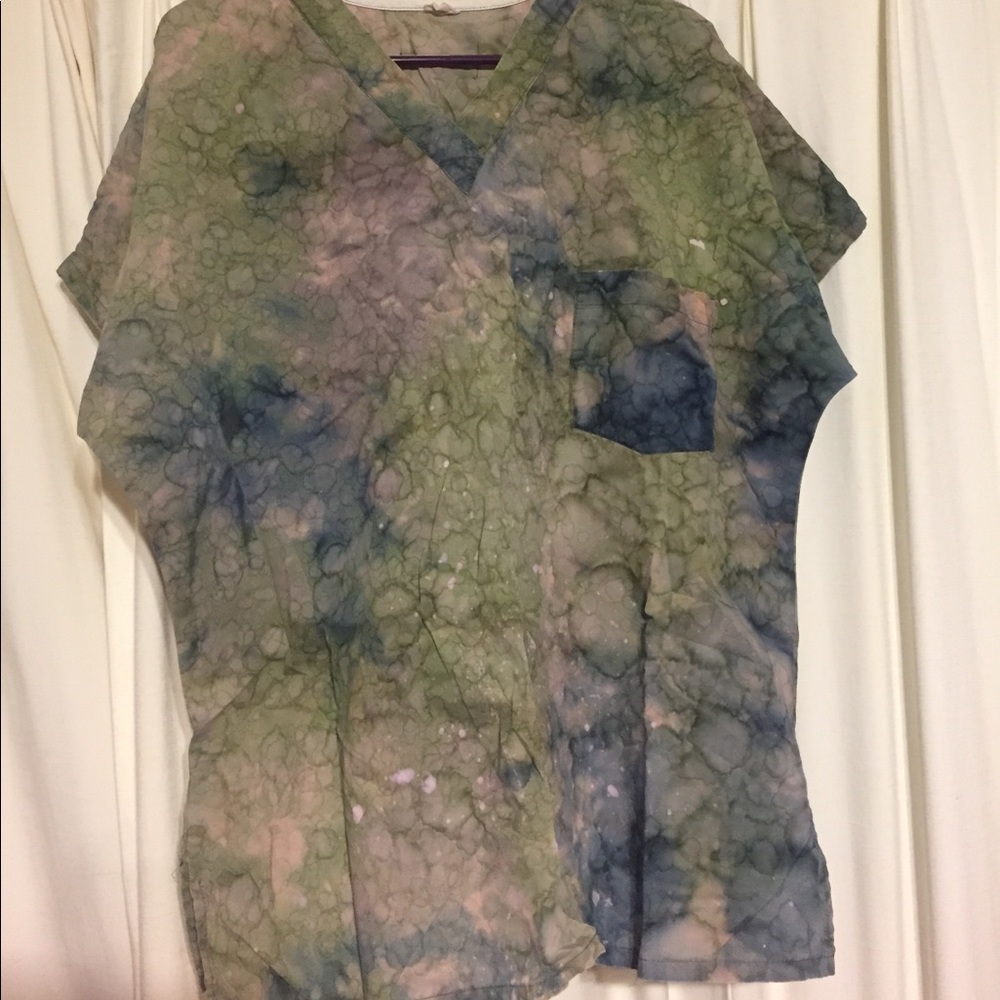 1 pocket scrub top