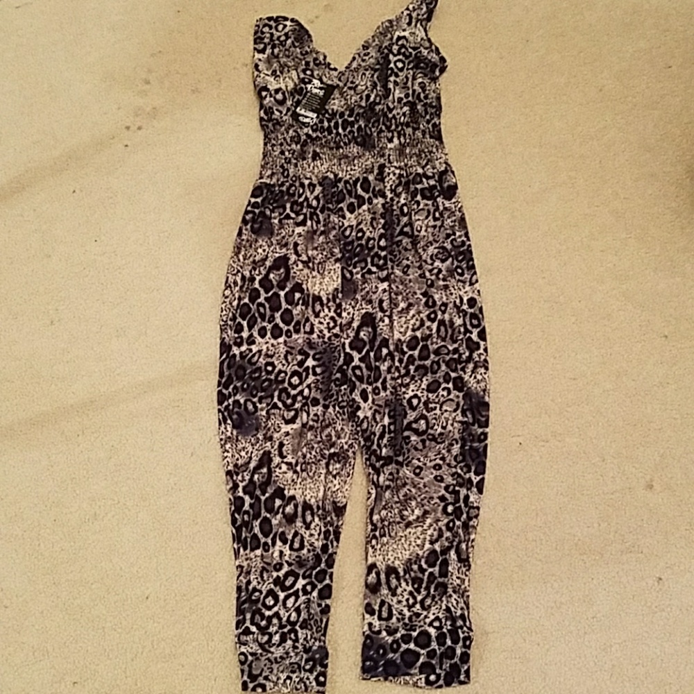 Women's fashion leopard pattern jumpsuit, size L