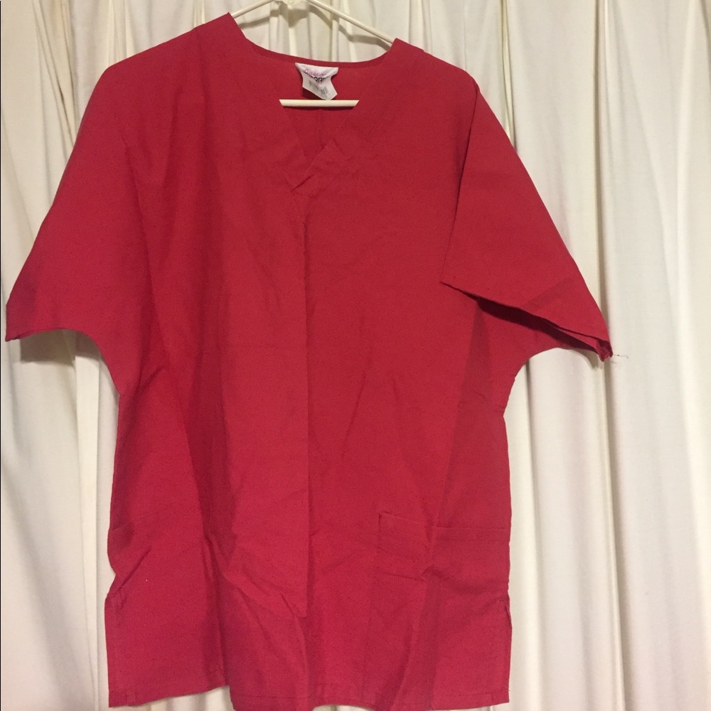 2 pocket scrub top