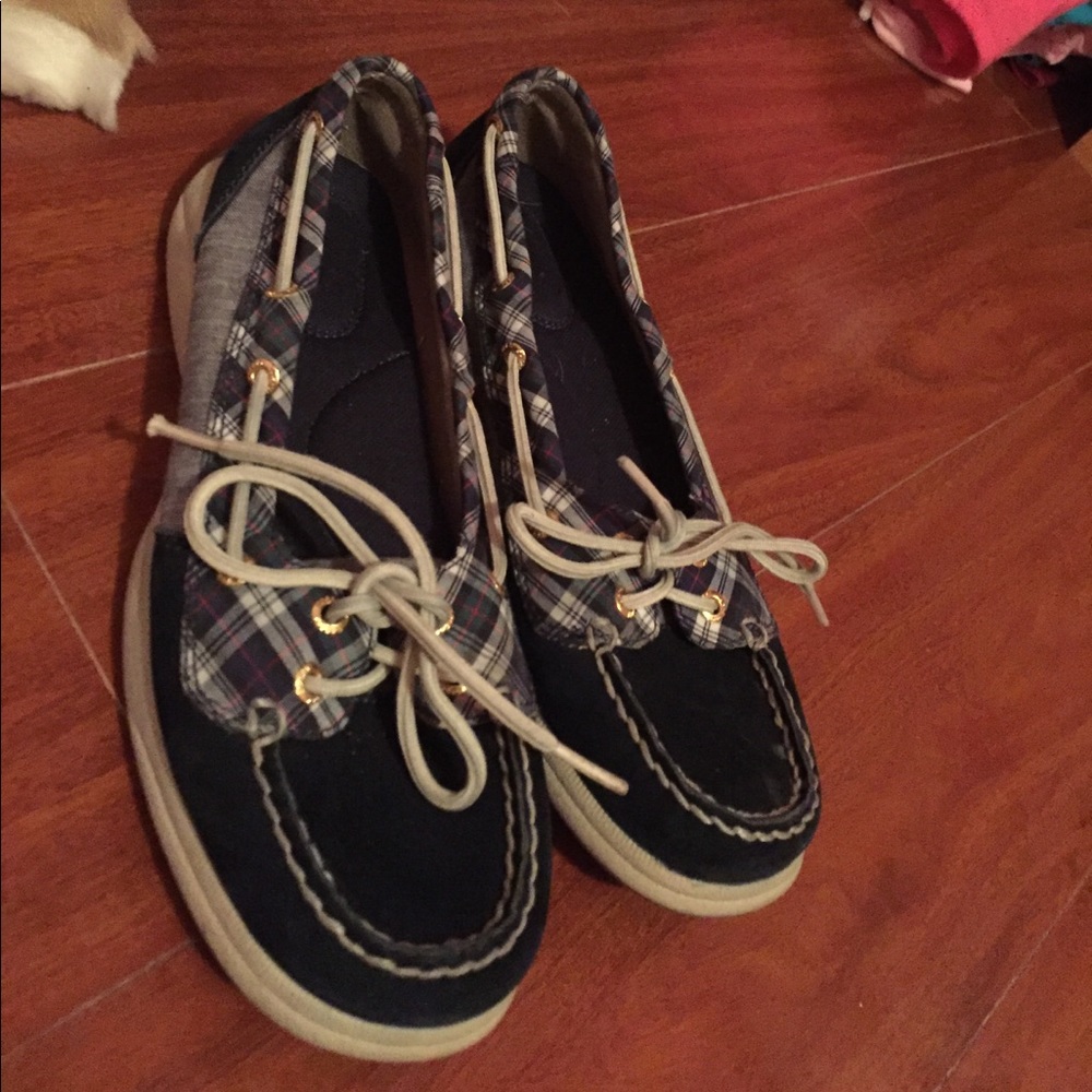 Navy blue Sperry Topsiders