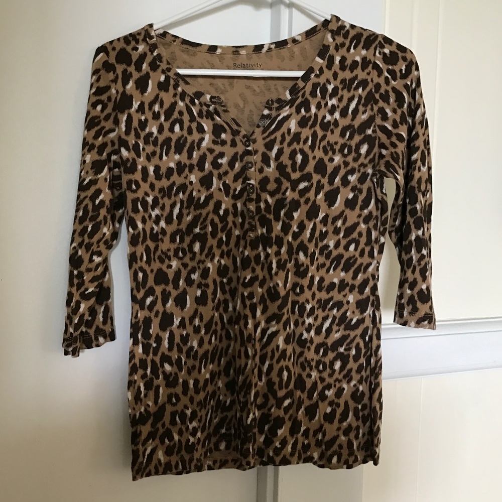 🦄Relativity PS Animal Print 3/4 Length Top