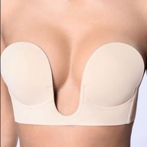 Strapless backless bra