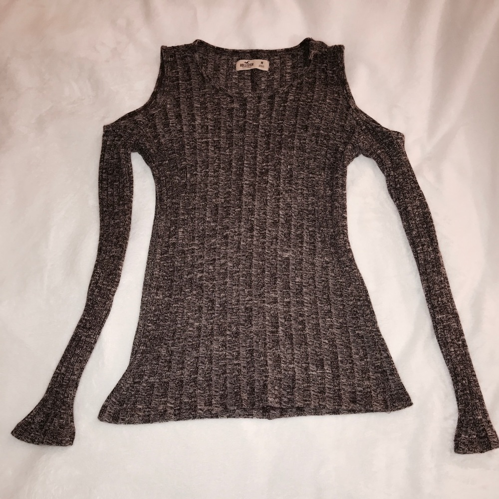 Hollister (cold shoulder)