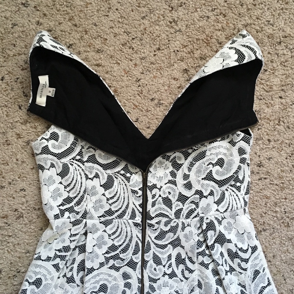 Monteau Dress White Lace V-Neck Sleeveless Lined M - Picture 5 of 7