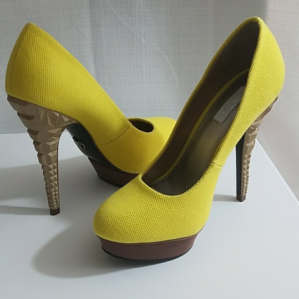 *NWOT* Rachel Roy Keedan Platform Pumps