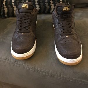 Men's Air Force one low tops.