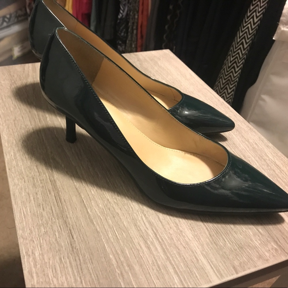 Kitten heels, great condition, Forrest green!