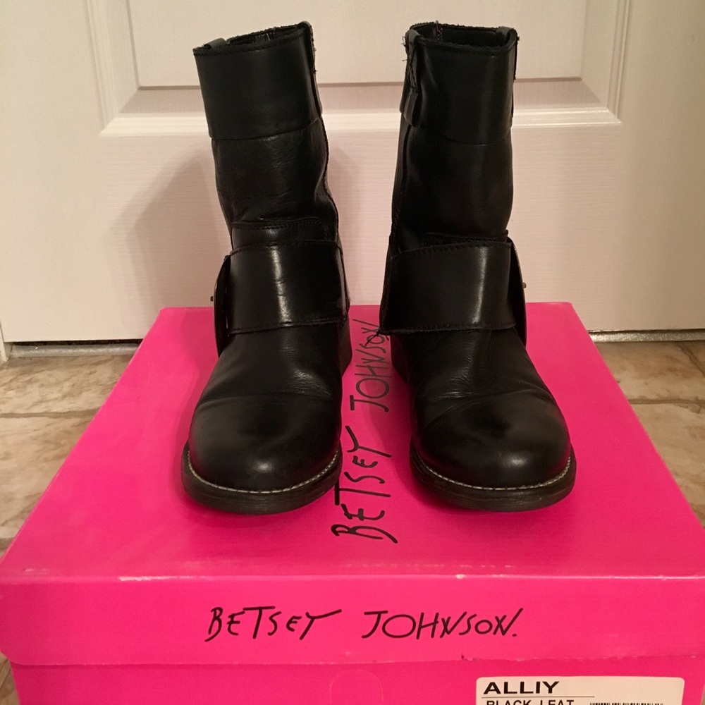 Black Betsy Johnson "Alliy" leather boots