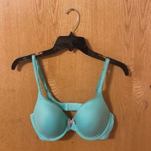 Nearly new Victoria's Secret Perfect Coverage Bra!
