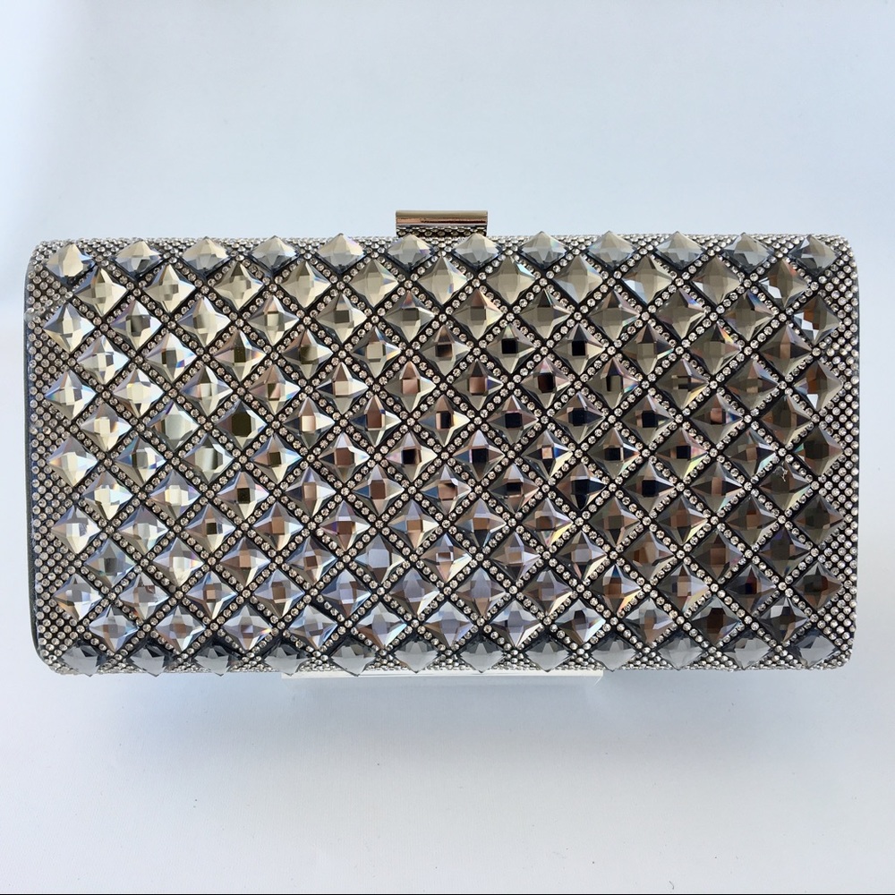 Fab night out! Crystal embellished evening clutch. - Picture 1 of 4
